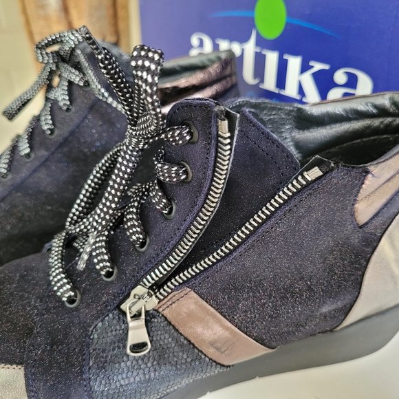 Artika Soft Black and Metallic Zipped Booties EU 40/US 9.5 - Picture 7 of 11